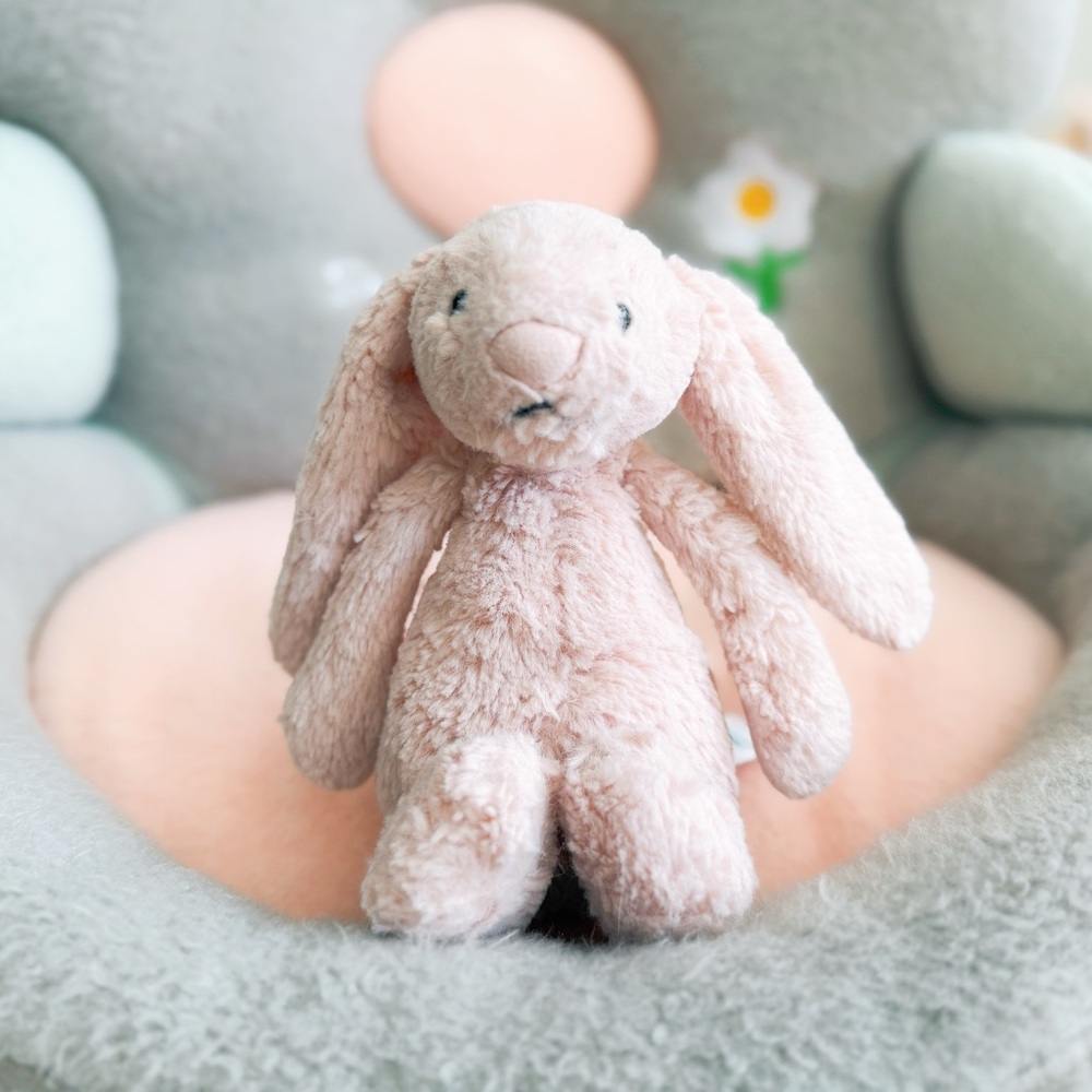 🎉Host Pick🎉Jellycat VHTF Light Pink Small 8” Bashful Bunny with Pink Tail